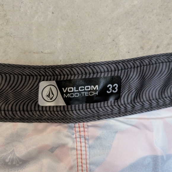 Volcom Mod-Tech Wave Pattern Shorts Men's 33 - Picture 3 of 5